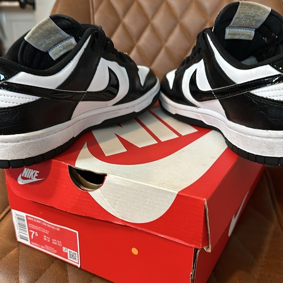 ❤️Nike Dunk Retro SE❤️ - Picture 7 of 8